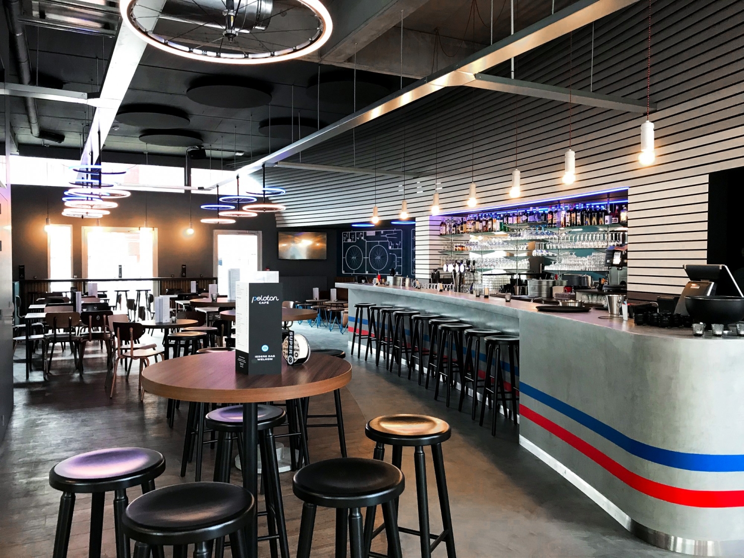 Peloton Café